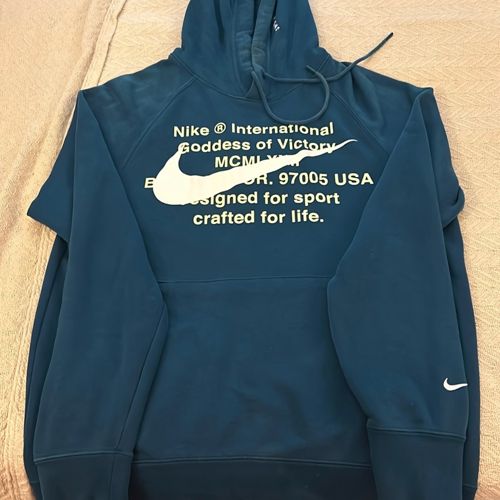BLUEISH Nike hoodie
